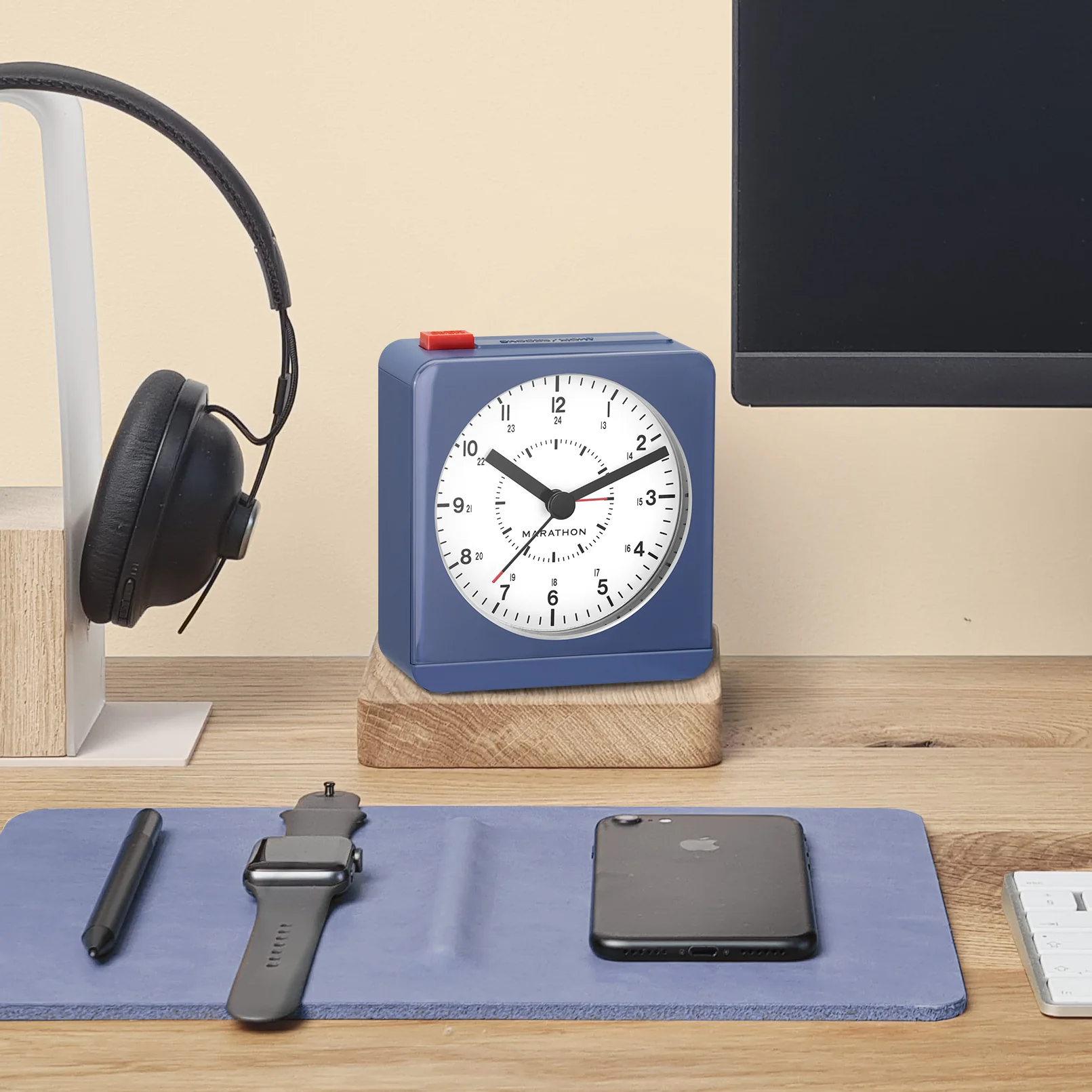Analog Desk Alarm Clock with Auto Backlight - Image 7