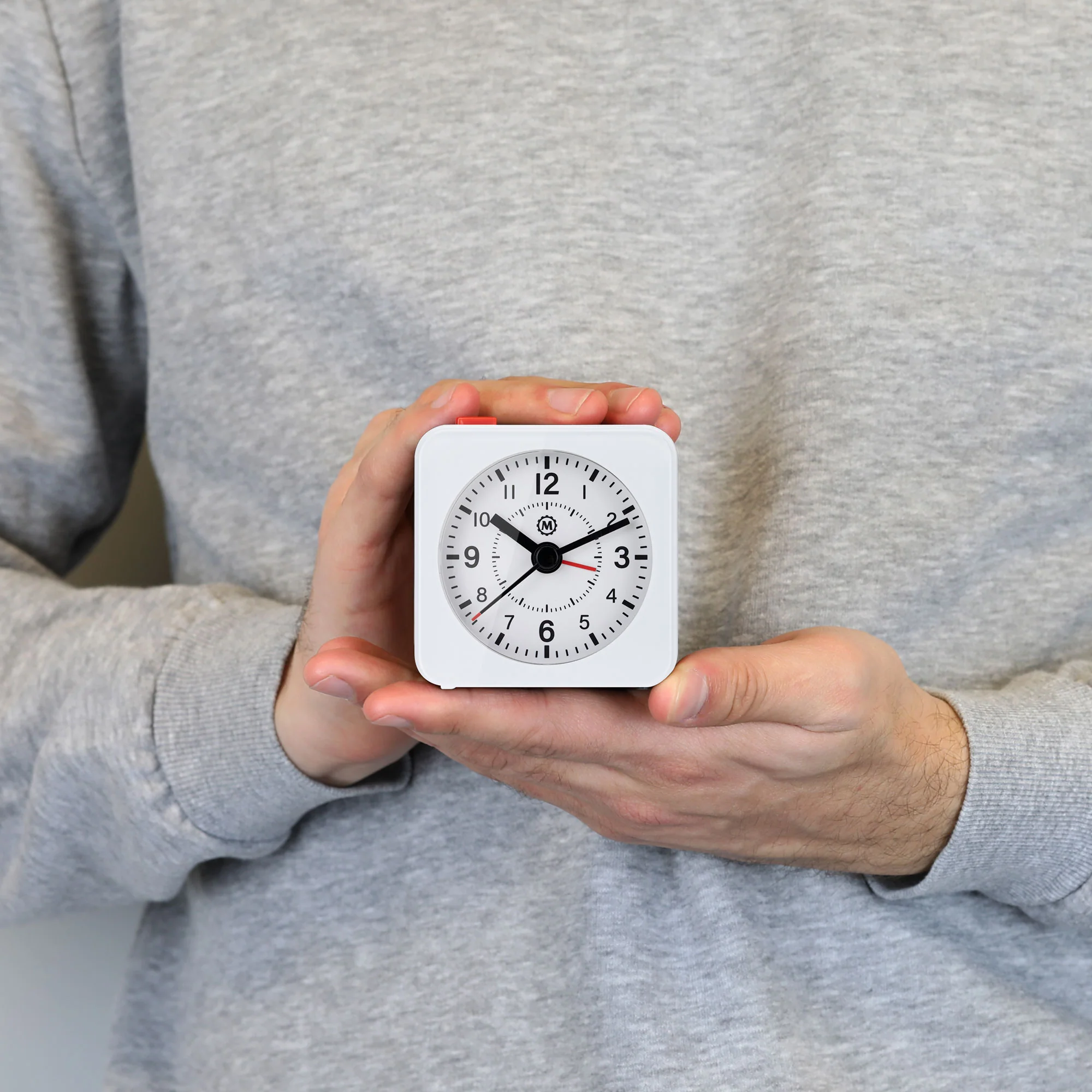 Mini Non-Ticking Analog Alarm Clock with Auto Backlight and Snooze Function - Image 30
