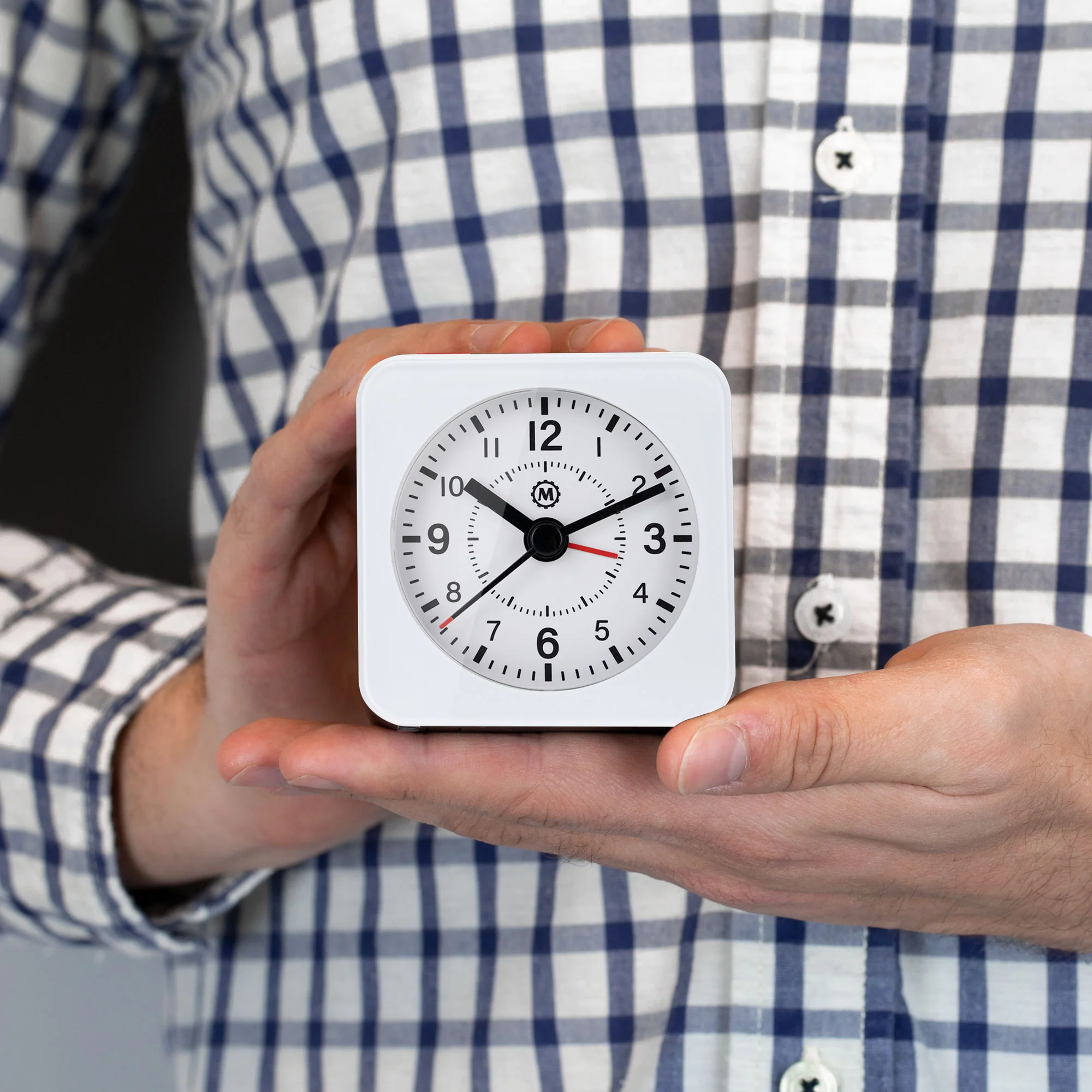 Mini Non-Ticking Analog Alarm Clock with Auto Backlight and Snooze Function - Image 32