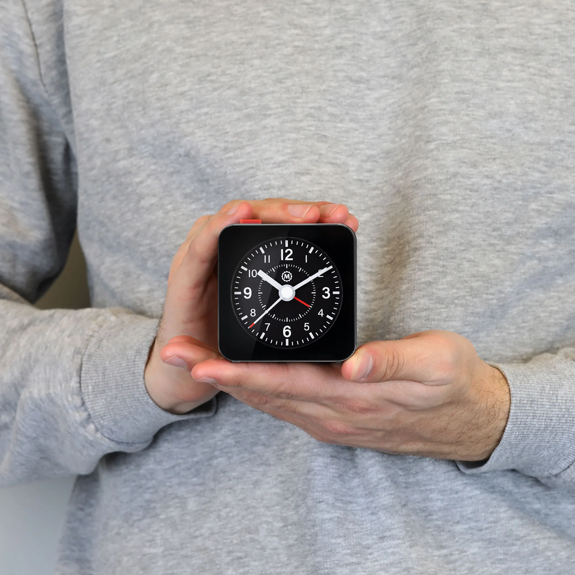 Mini Non-Ticking Analog Alarm Clock with Auto Backlight and Snooze Function - Image 6